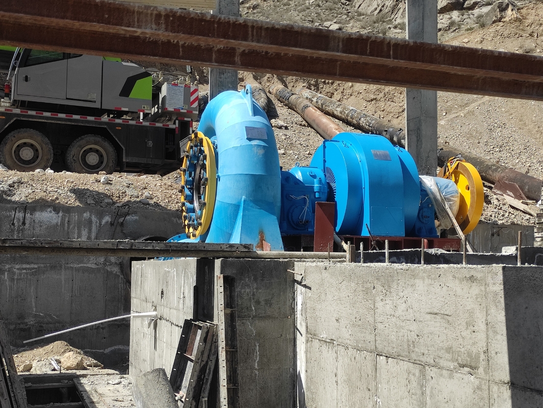 Voltage Water Turbine Generator for Automatic Control 200kw-20mw Brushless Installation