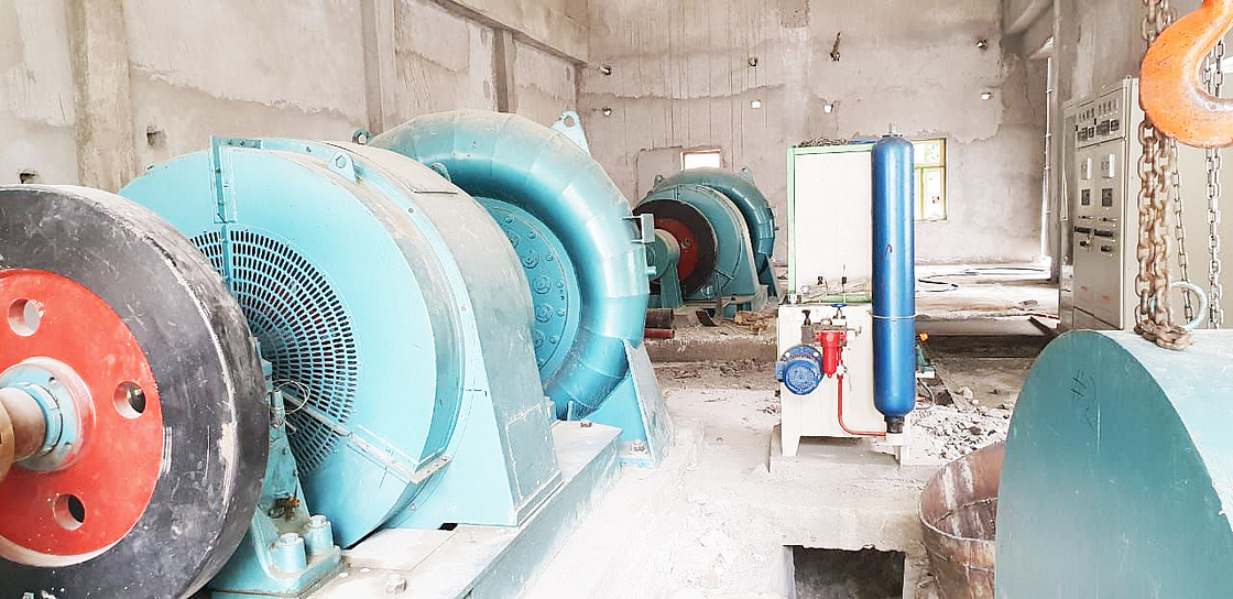 Automatic Water Turbine Generator Vertical Installation 50Hz/60Hz 300-3000rpm Air/Water Cooling