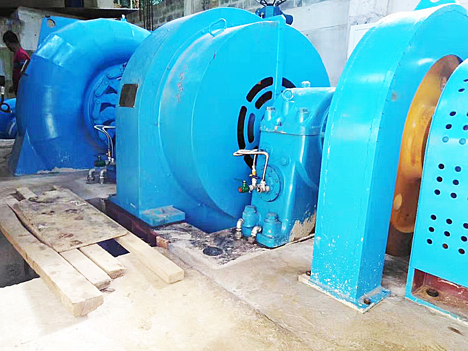Adjustable Blade Angle Hydraulic Turbine System Open Or Closed Design Polishing Surface Treatment