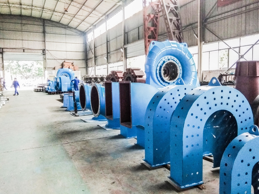 Stainless Steel Vertical Francis Turbine Generator with 400V - 10kV Voltage for Water Head Range 20m - 300M