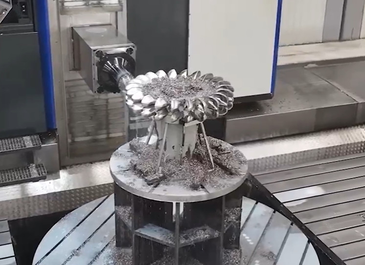 Cast Iron Pelton Wheel Turbine Generator Rated Current 100A-1000A 100KW-50MW For Power Generation