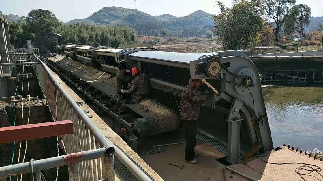 Domestic Mechanical Rake Fine Bar Screen Filter For Sewage Filtration Treatment